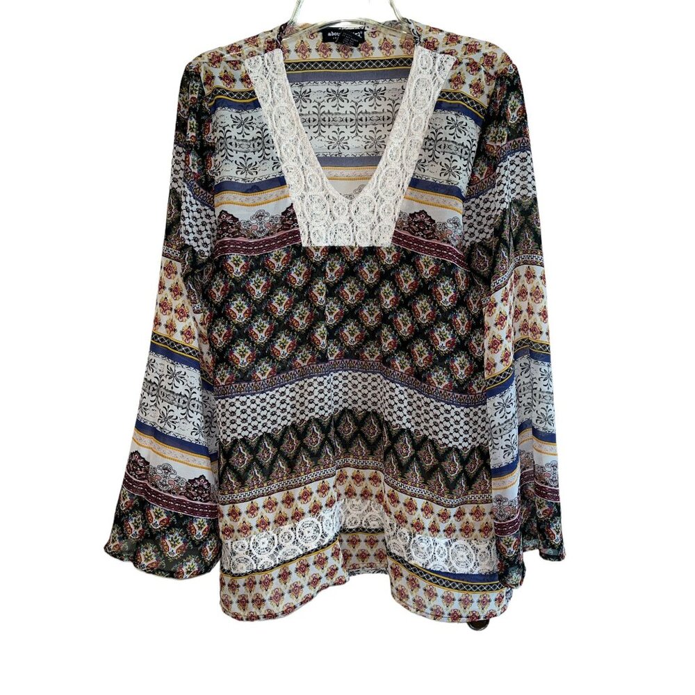 Boho Chic Women's Tunic Top By About A Girl Multicolor V-Neck Lace Accent Size M